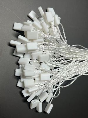 Zrównoważone zamknięcie kwadratowe Plastikowy Tag Przymocowanie Sznurek Pieczęć CMYK Dla Odzieży Niestandardowa