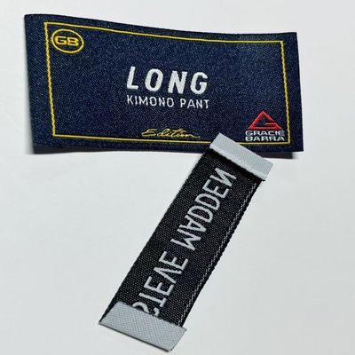 Ultrasonic Cut Embroidered Woven Clothing Etiquette Etykiety odzieżowe