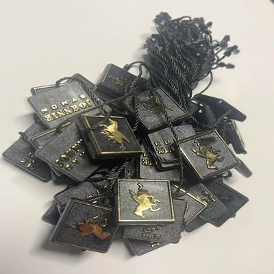 Odzież Swing Price Tag Przymocowania Czarne Tagi Wieszące Struny OEM