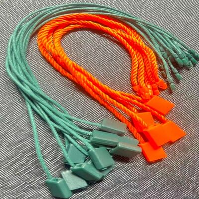 Standardowa blacha ze stali nierdzewnej z wykończeniem szczotkowanym, łącząca unikalny i przyciągający wzrok wygląd z doskonałą odpornością na korozję